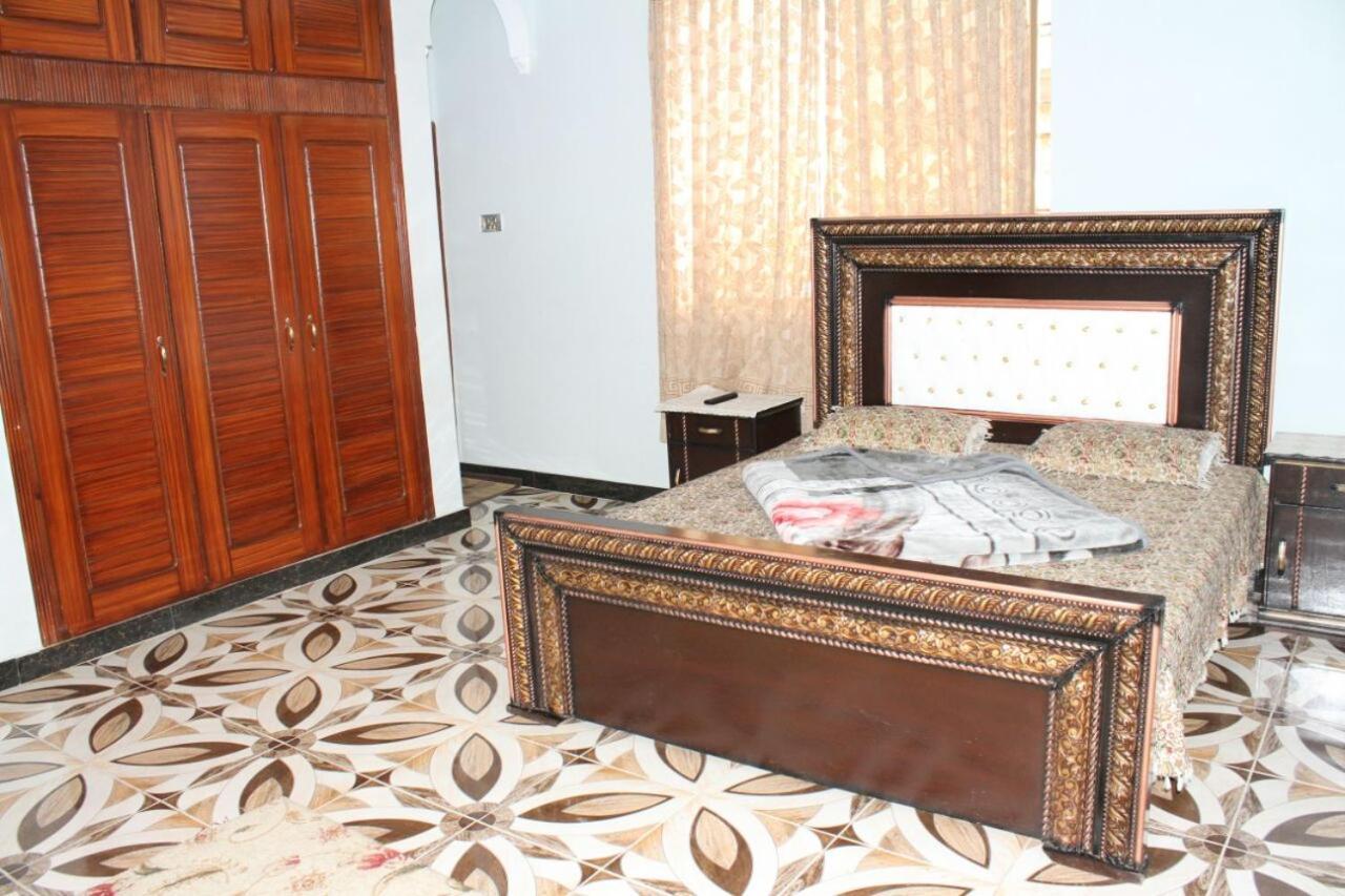 Tulip Guest House Abbottabad Exteriér fotografie