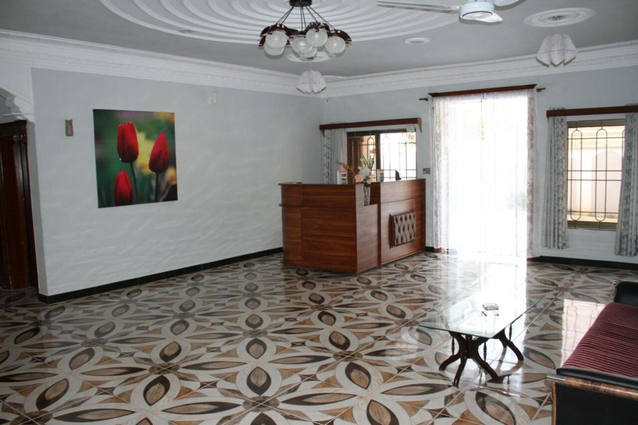 Tulip Guest House Abbottabad Exteriér fotografie